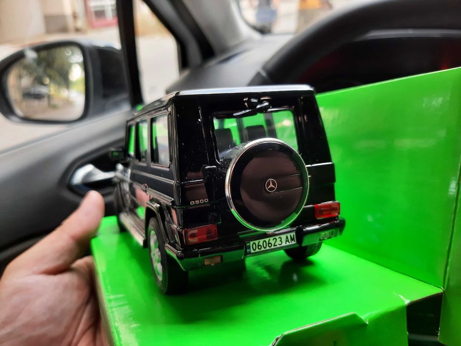 Mercedes G-Class 1:24 с рег. номер по избор за колекция и подаръ
