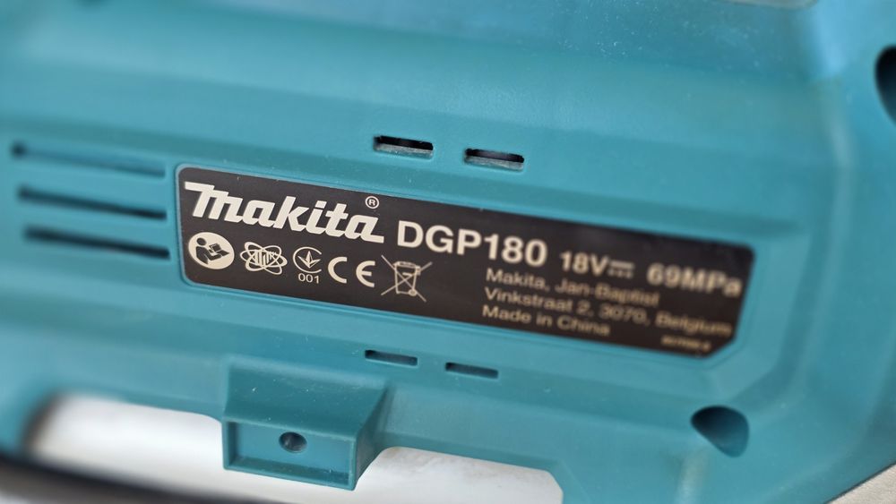 Masina de gresat utilaje Makita DGP 180