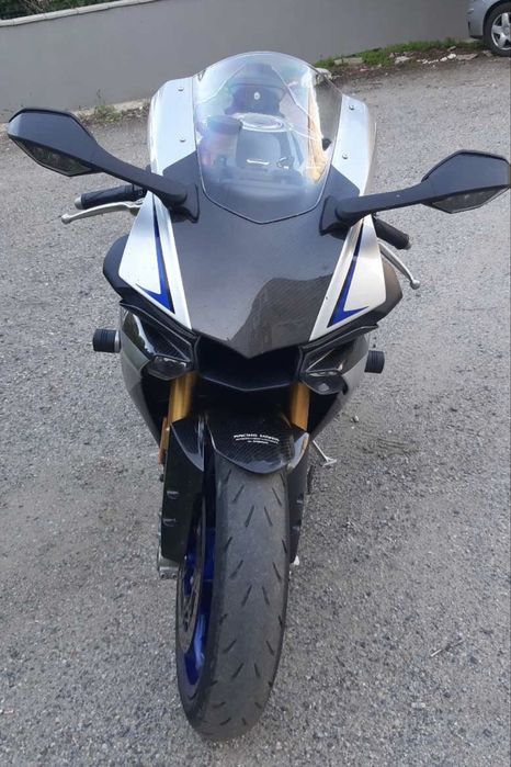 Yamaha R1 (R1-M)
