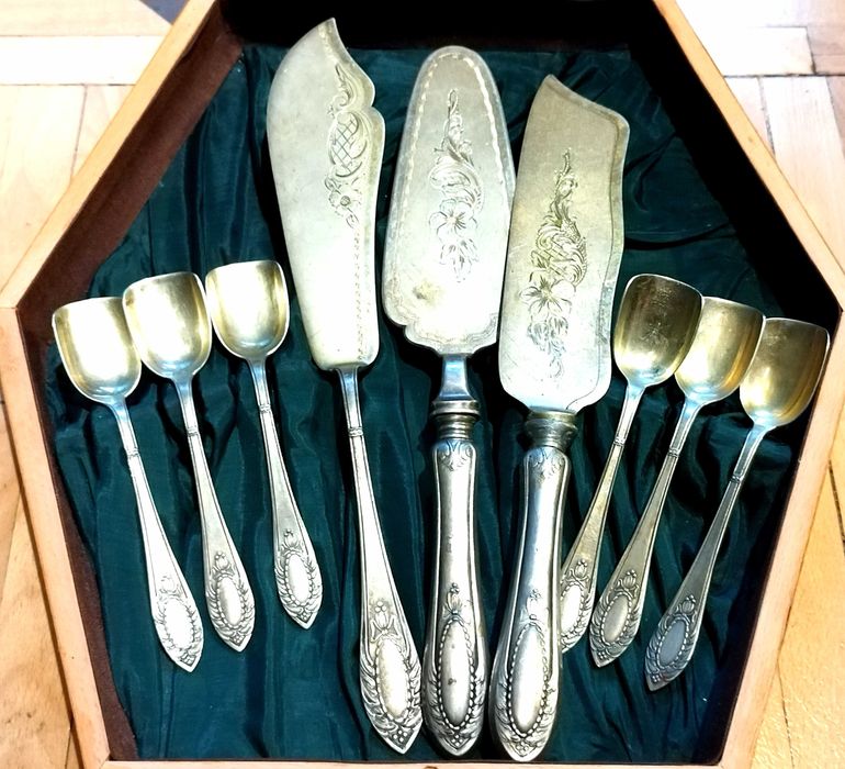 Set  lingurite si spatule  din argint masiv  romania