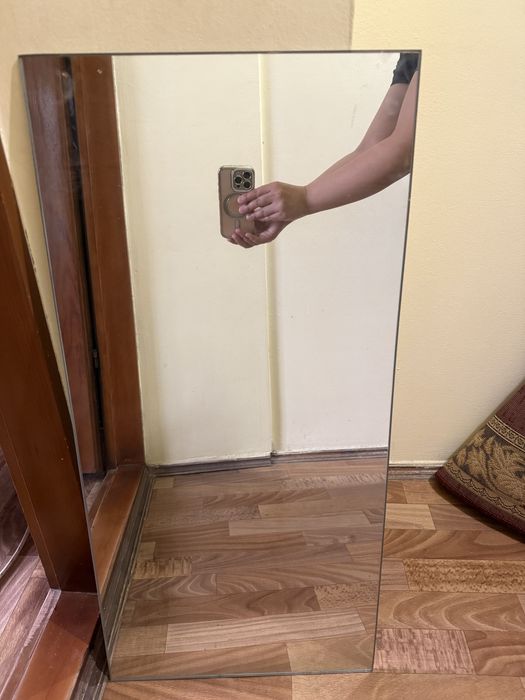 Зеркало продается