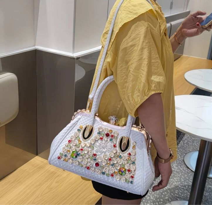 Женская белая сумка