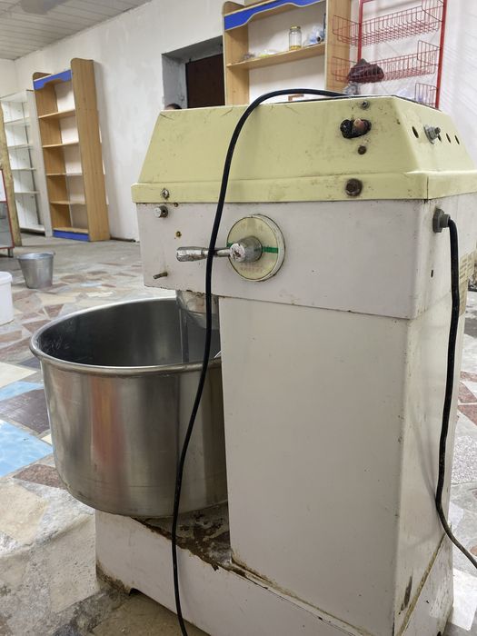 Тестомес Профессиональный на 50кг Муки