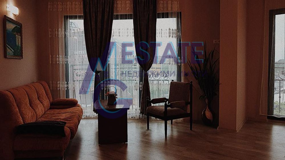 Продава целогодишно работещ Хотел в центъра на  кк.Слънчев Бряг