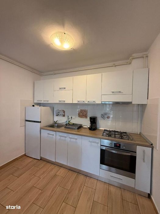 De inchiriat Apartament 3 camere cu teren, zona Cetate Lidl.