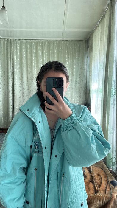 Продаю срочно куртку женская тёплая красивая