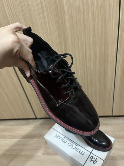 Лоферы кожаные женские