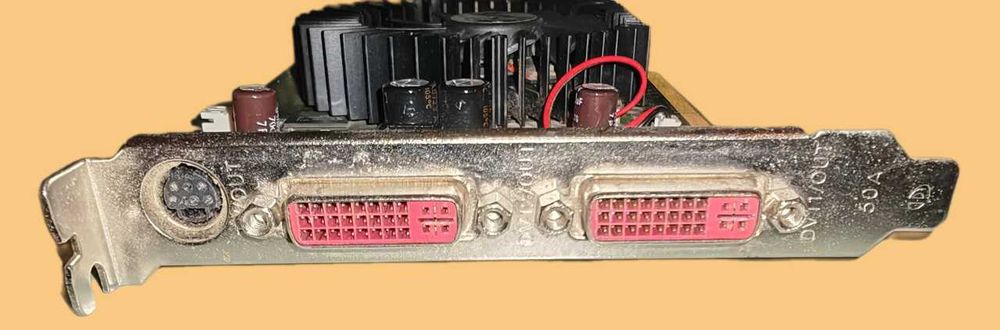 De vanzare placa video 9800 GT, 256 MB, 128 bit