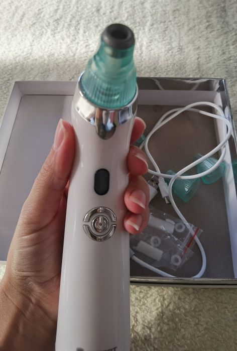 Aparat de îngrijire a pielii vacum