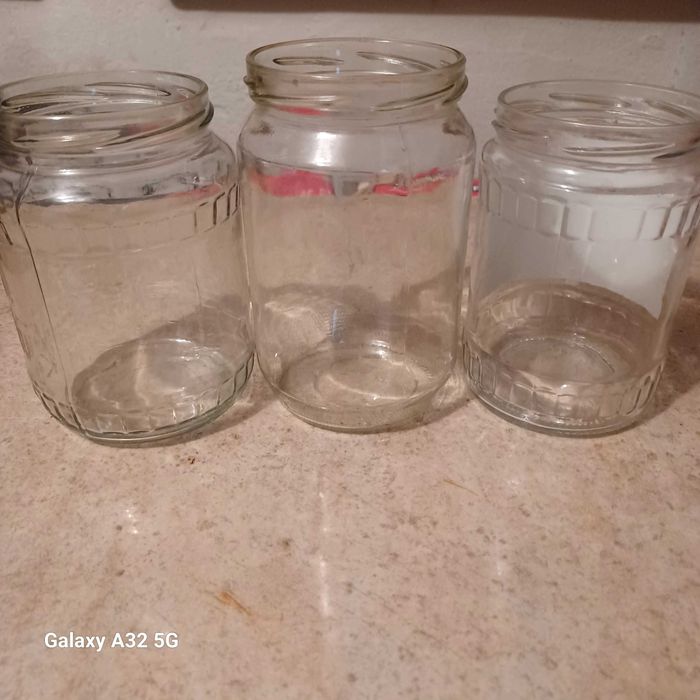 Продавам различни видове  буркани