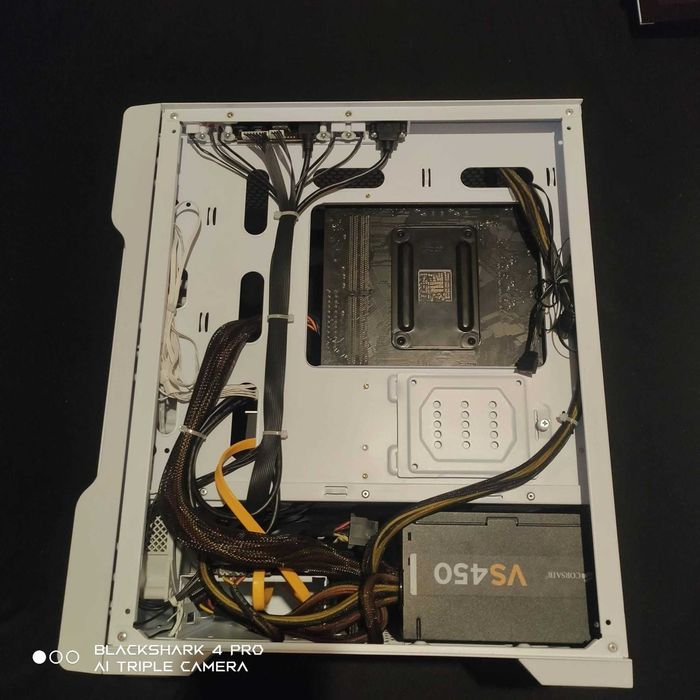 Компютър за лек гейминг и сърфиране райзен 5 1600