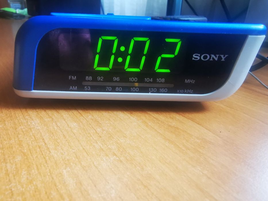 Radio cu ceas Sony