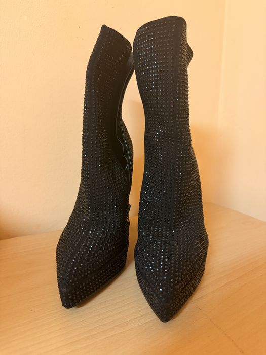 Високи обувки на ток