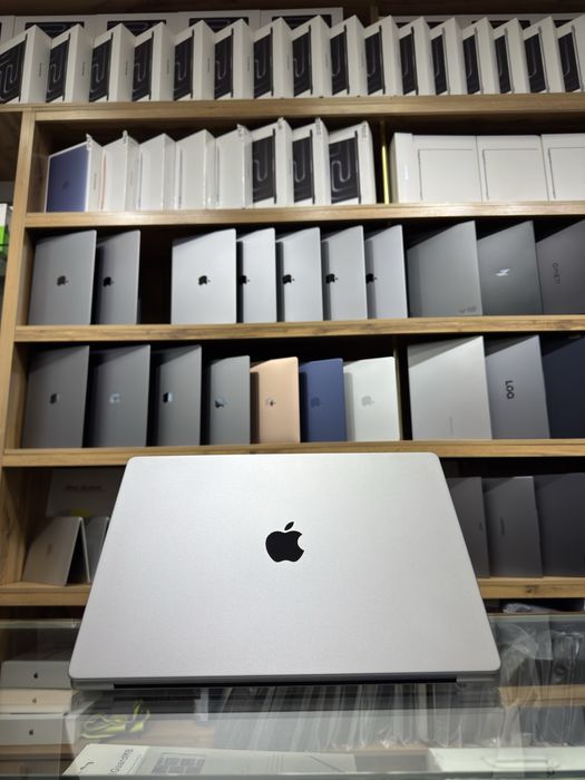 MacBook Pro 16 inch ritina ProMoition 4K M1Max 64GB 1TB SSD
