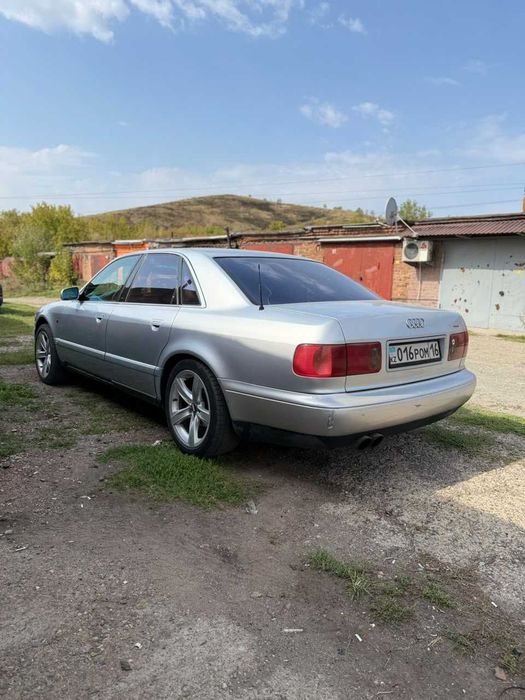 Продам Audi A8 3.7 Quattro (D2)