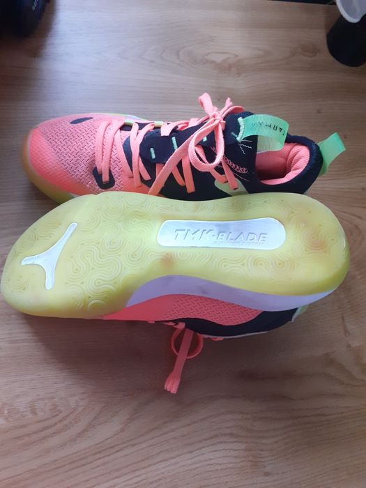 Bascheți/ adidasi baschet