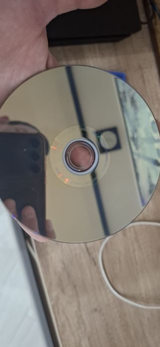Продам диск пс 4 в отличном состоянии
