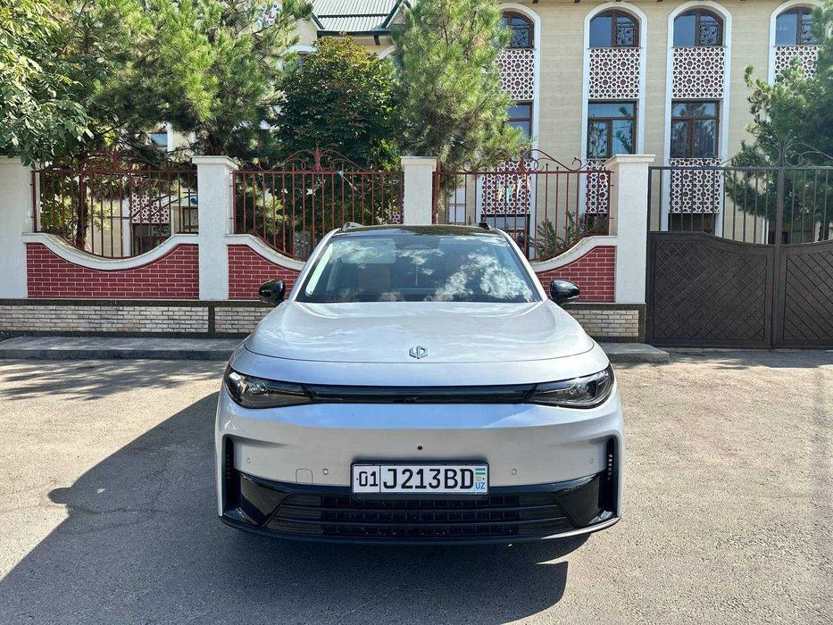 Leapmotor c16 EREV 2-позиция сотилади