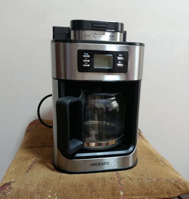 Кофеварка Ardesto YMC-D1200 в отличном состоянии
