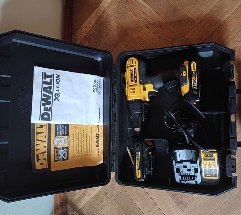 Dewalt DCD776 , две батерии, перфектен