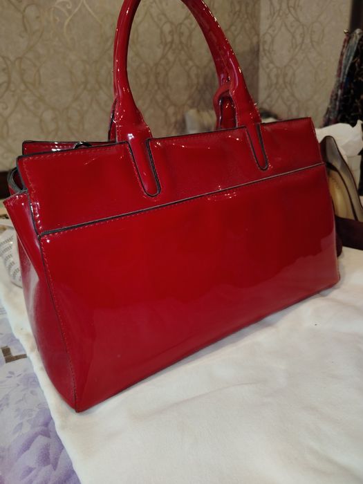 Ayollar sumkasi sifati yaxwi