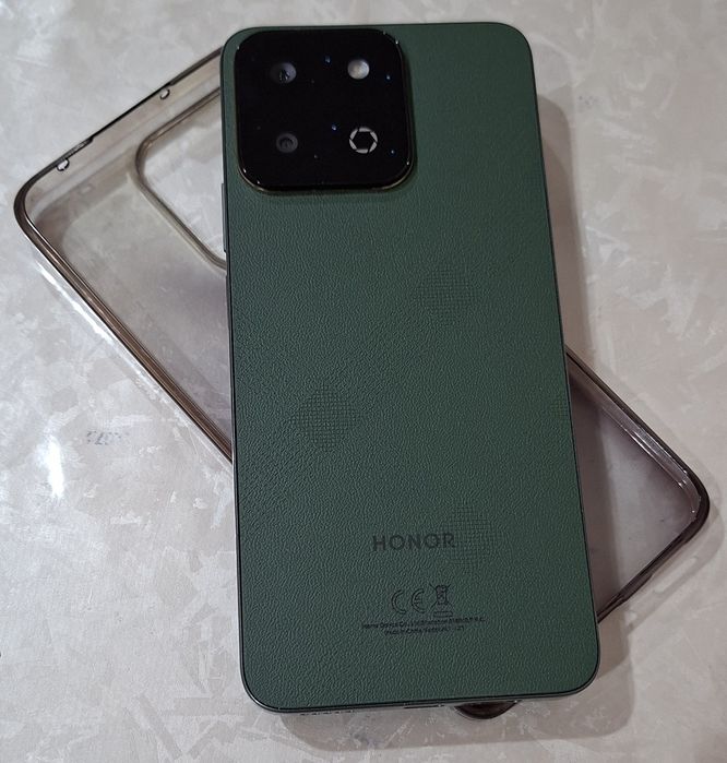 Продам смартфон телефон Honor X7c