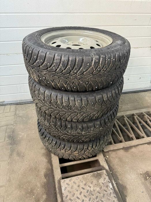 Зимние шины 185/65/R14 c дисками 4*98
