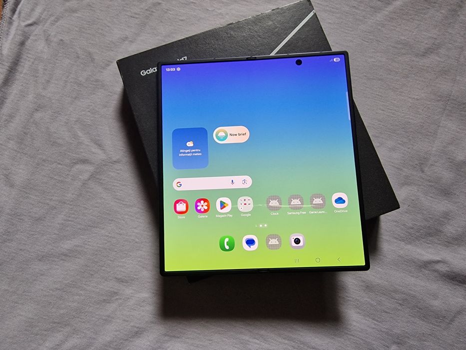 Vand SAMSUNG GALAXY Z FOLD 7 512GB impecabil 10/10 full box, tipla