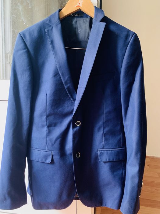 Темно синий костюм двойка