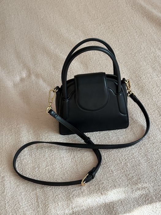 Черная мини сумка Zara