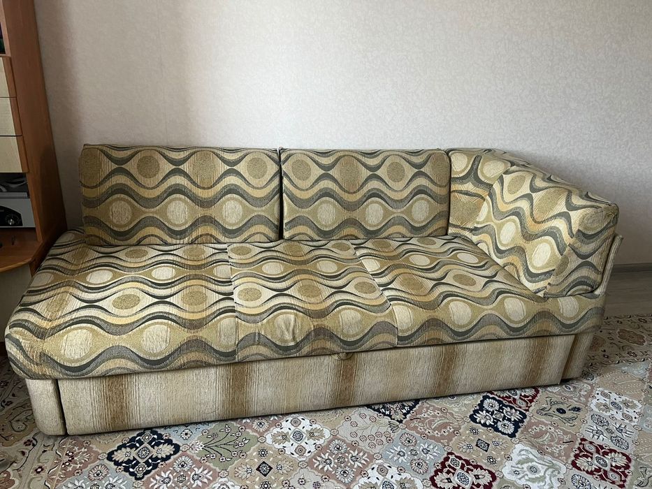 Продам диван качественный