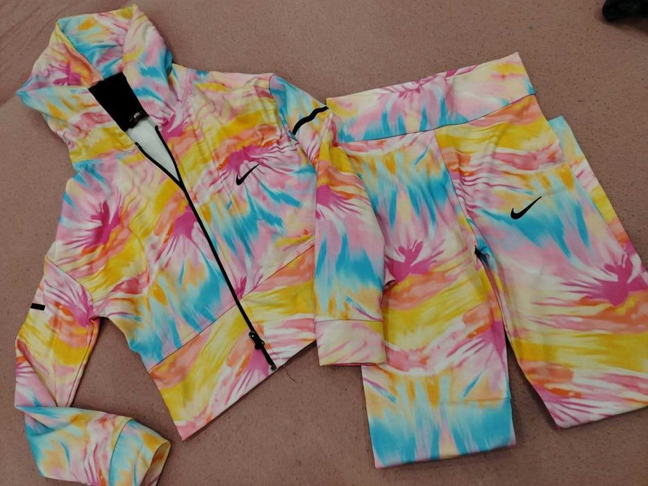 Детски екип найк чисто нов