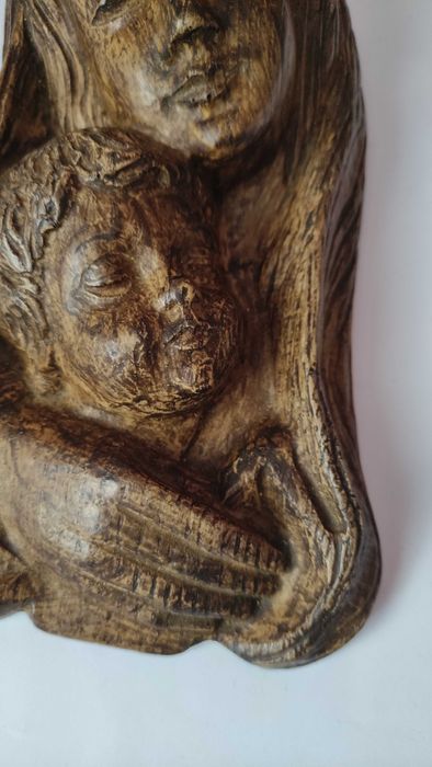 Старо масивно пано на Св.Богородица и Младенеца