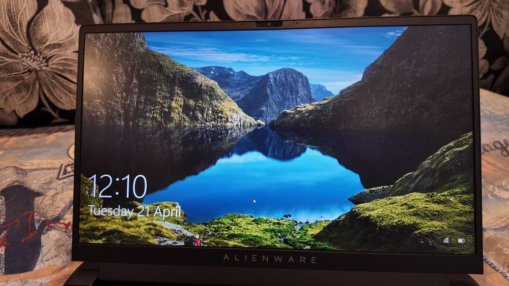 Геймърски Лаптоп DELL Alienware M15 R6