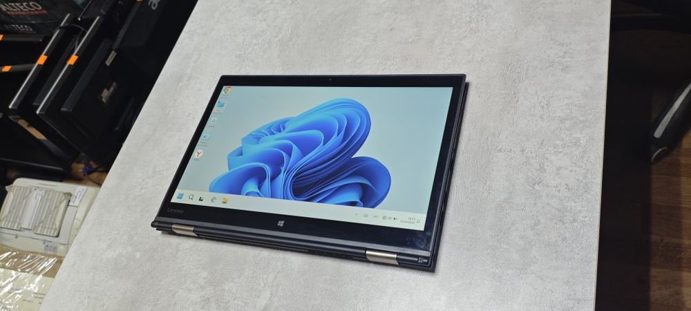 Ноутбук X1 Yoga .