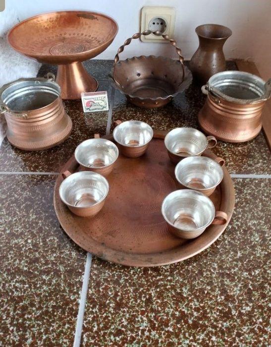 Медни, керамични,дървени..