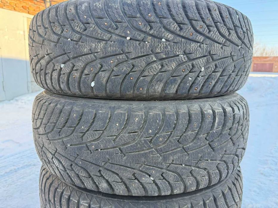 225/65 R17 Зимние шины Maxxis
