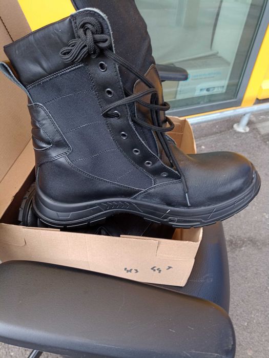 Bocanci piele cu protecție metal în vârf și călcâi