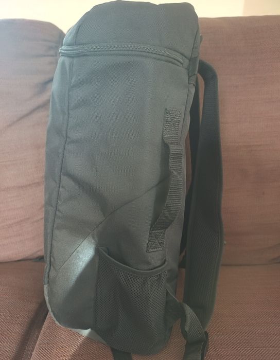 Vând rucsac adidas karate