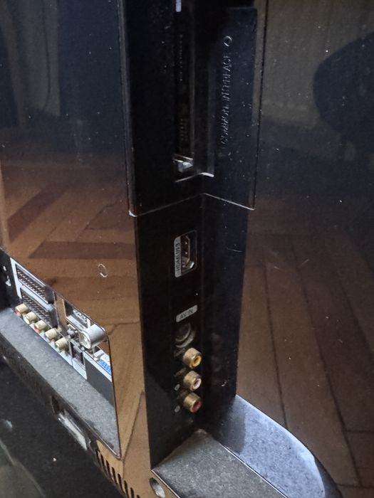 Televizor Samsung 94 cm (37”) – Full HD – Perfect funcțional cu suport rotativ