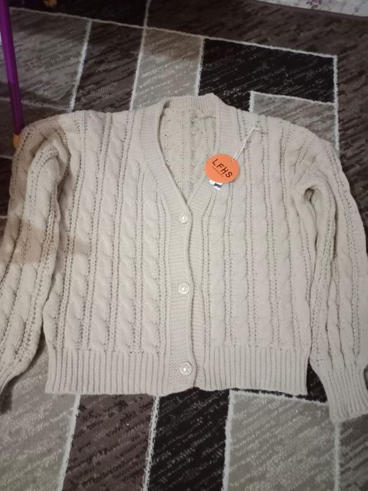 Продам женские кофты.