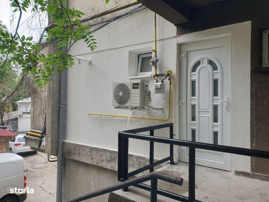 IASI - COPOU - DE INCHIRIAT - Spatiu comercial 54 mp - Renovat total !