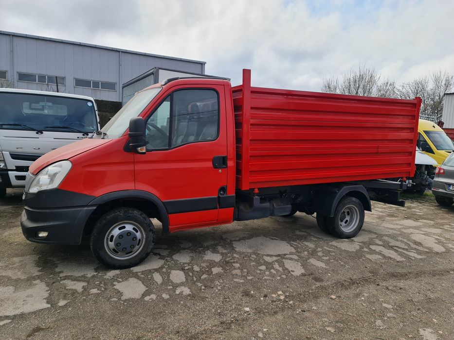 Bena basculabila trilateral orice tip lungime sau tonaj  iveco Mercede