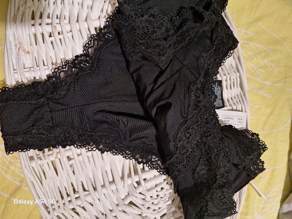 3 бр.дамски бикини,тип  хипстър H&М,размер М