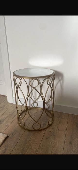 Журнальный столик