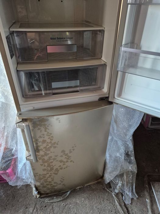 Продам холодильник LG
