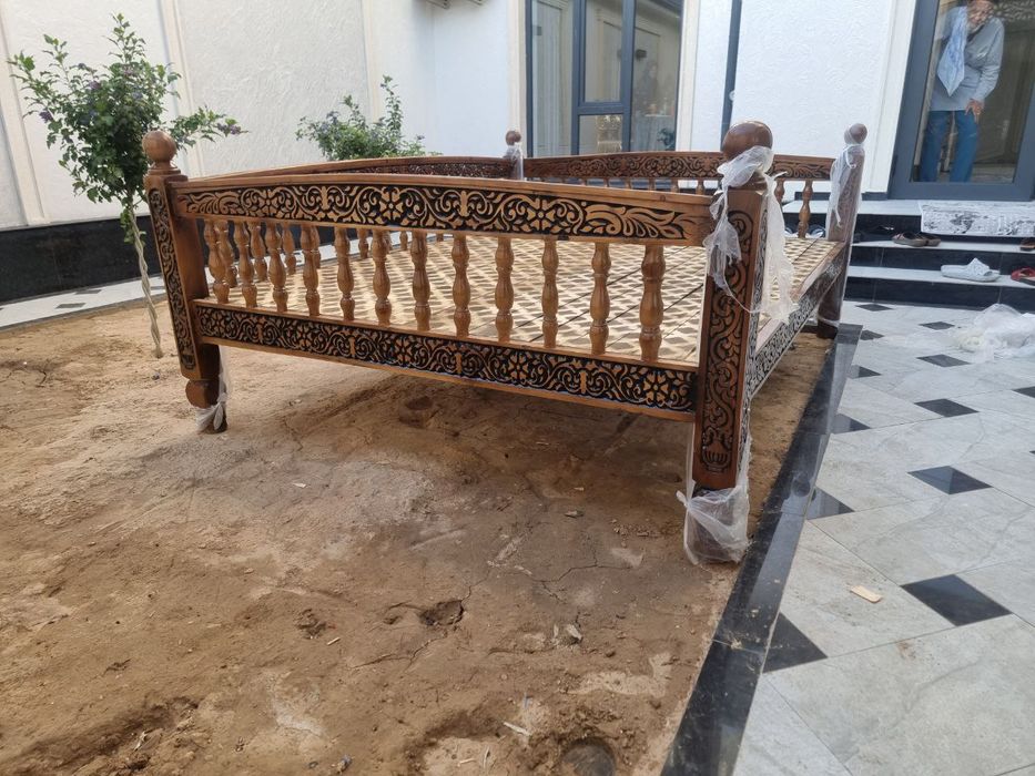 Тапчан, Сури, Крават Рассрочка