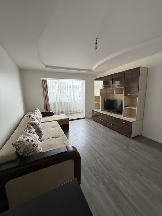 Inchiriez apartament 2 camere decomandat Republicii