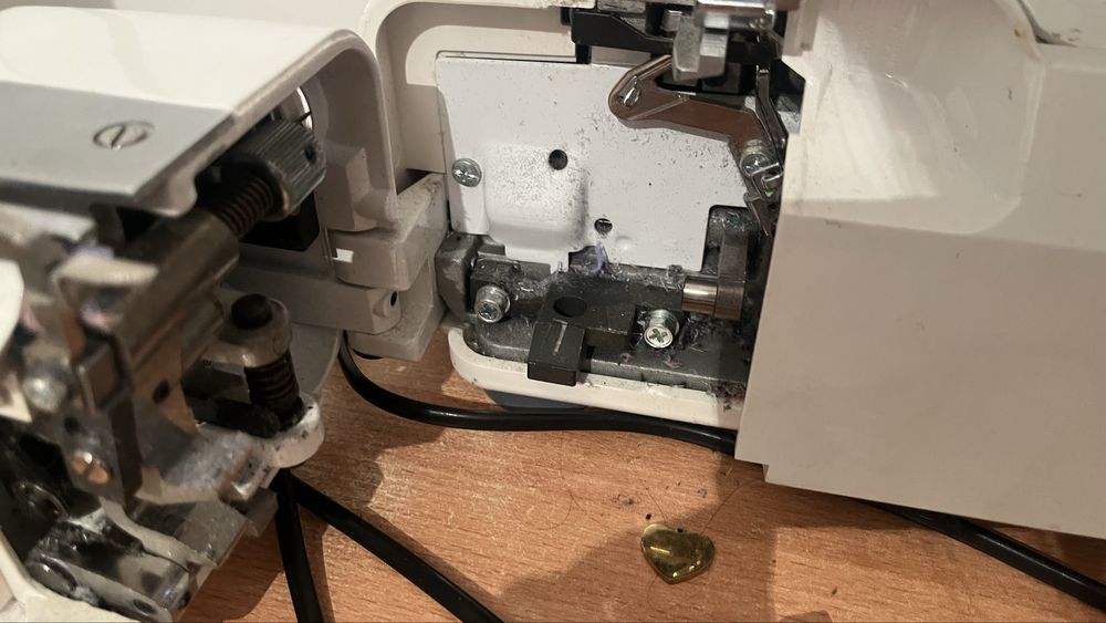 Оверлок Jaguar 880D