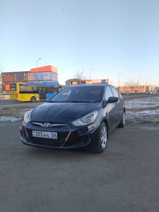 Хюндай акцент 2013г.в. об 1,4.